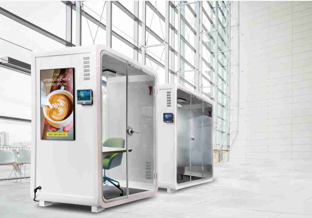 尊时凯龙子公司达擎之智慧行动办公舱，，，采用PDLC智能调光玻璃设计，，透过通电与断电的电流切换，，，呈现透明与雾面效果，，，具节能降耗特性并兼顾隐私，，，确保信息安全